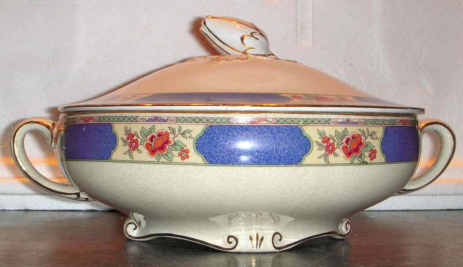 BAK28 Round Covered Vegetable by Baker & Co-1