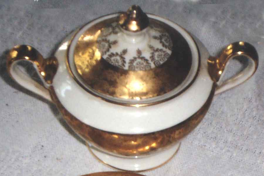BNL15 Sugar Bowl & Lid by Bern Lan-1
