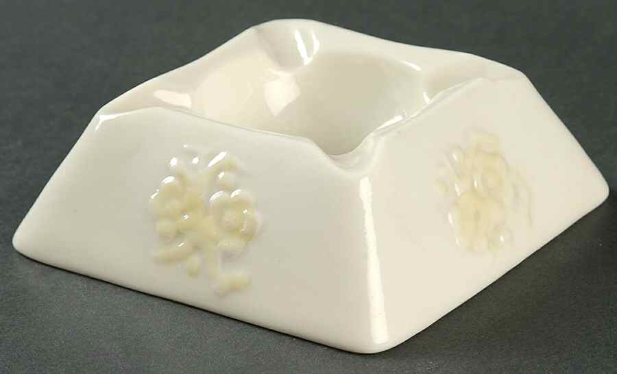 Thorn 4" Ashtray by Belleek Pottery (Ireland)-1