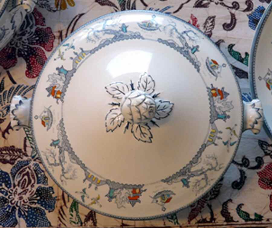 C3784 Round Covered Vegetable by Bishop & Stonier-1
