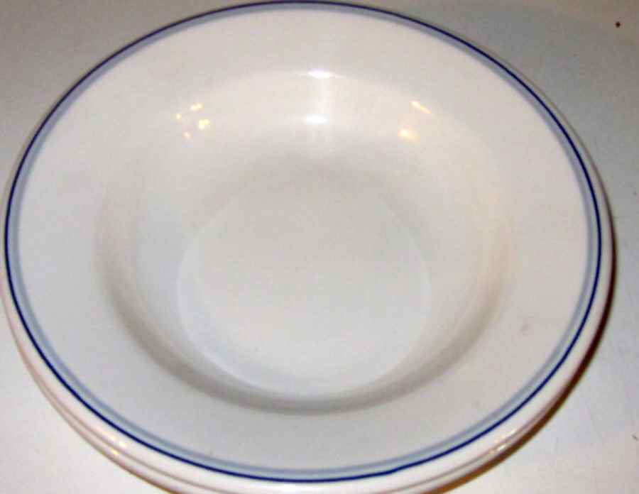 BUF167 Dinner Plate by Buffalo Pottery-1