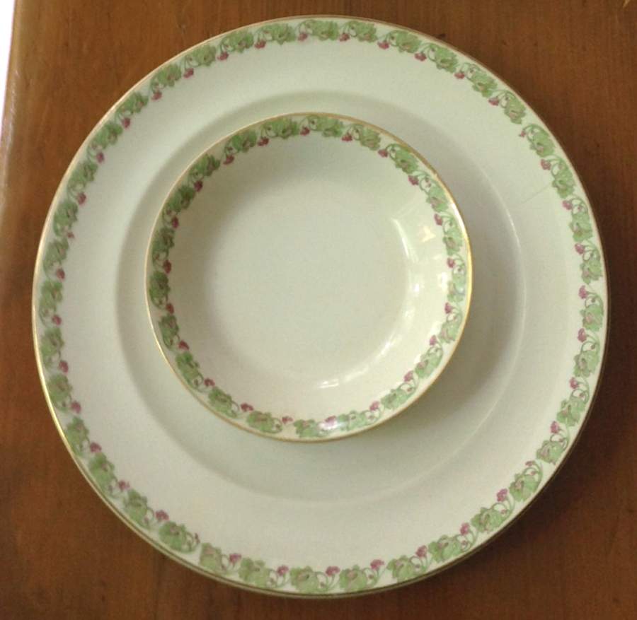 BUF172 Dinner Plate by Buffalo Pottery-1