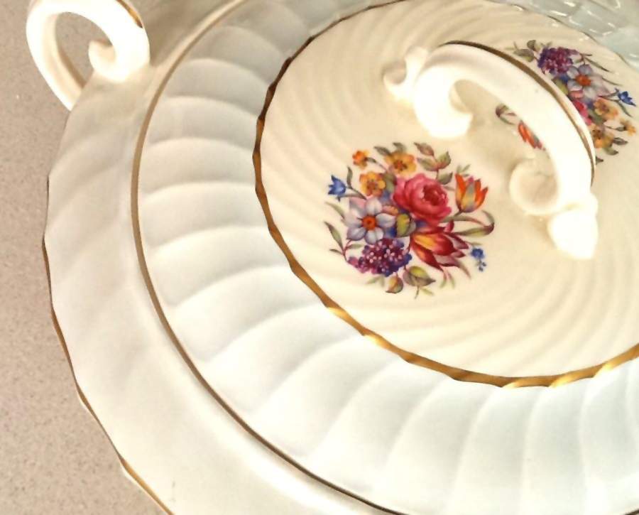 6941 Round Covered Vegetable by Burgess & Leigh-1