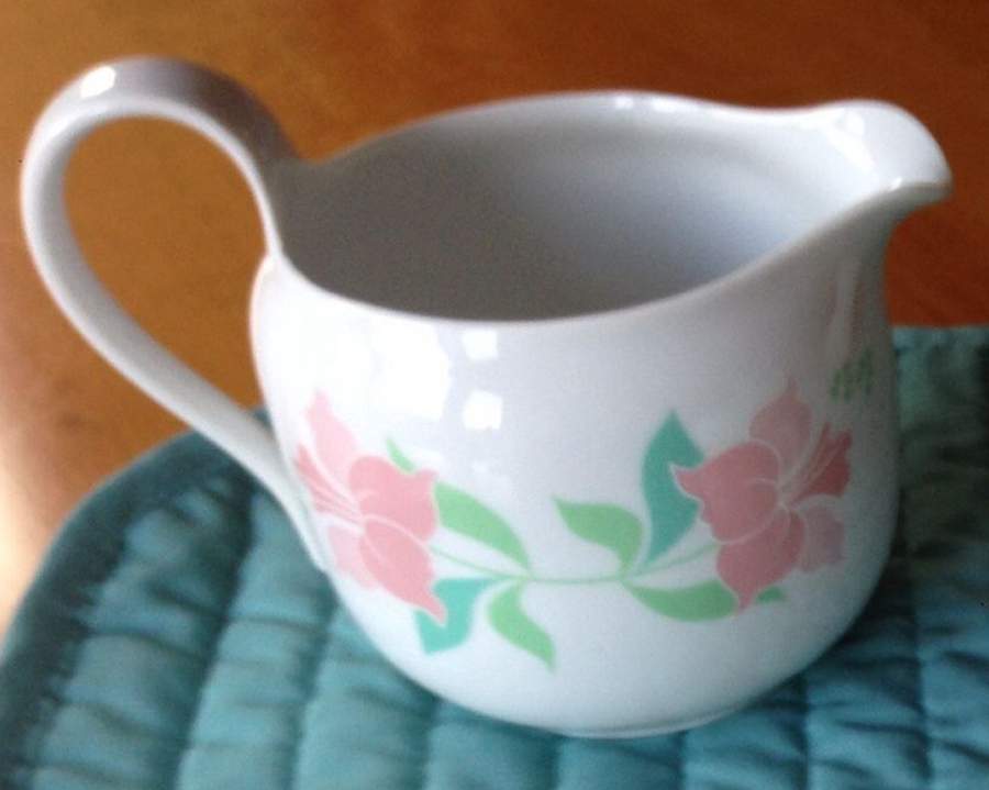 Fleur Gravy Boat by Bing & Grondahl-1
