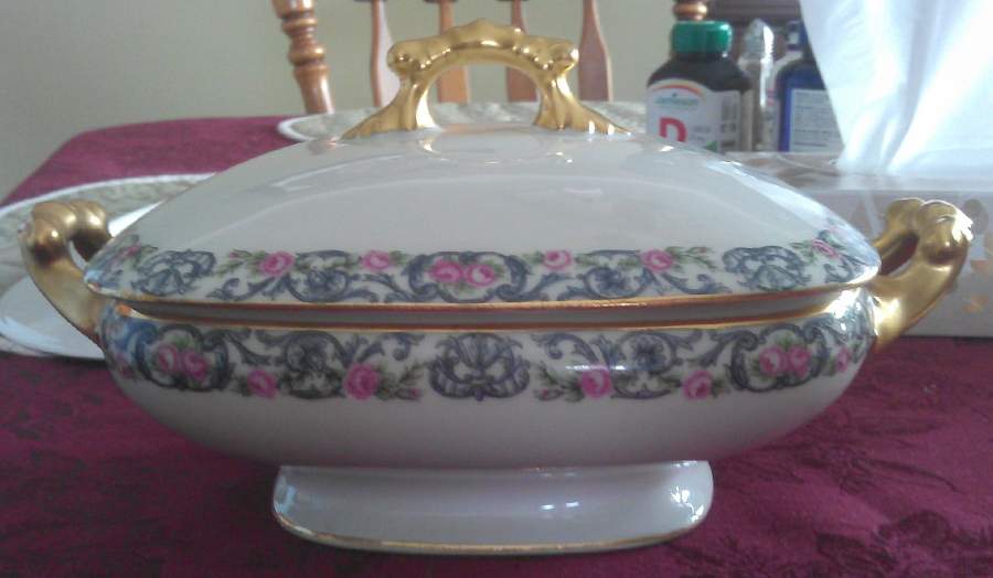 BWD827 Round Covered Vegetable by Bawo & Dotter-1
