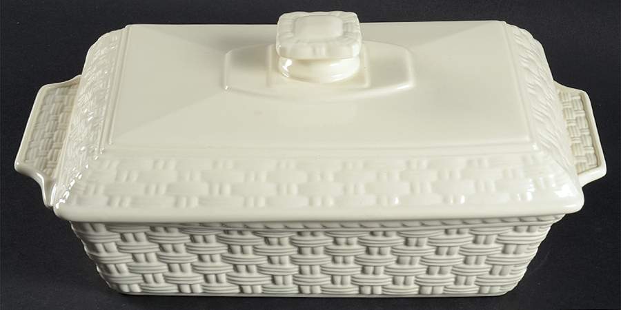 Everyday 2 Quart Rectangular Covered Casserole by Belleek Pottery (Ireland)-1