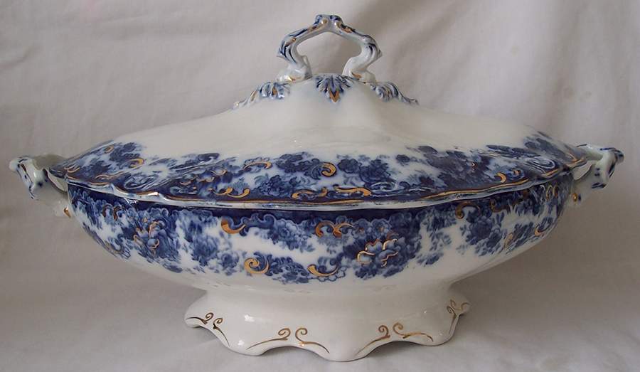 Dove (Blue, Scalloped) Round Covered Vegetable by Bishop & Stonier-1