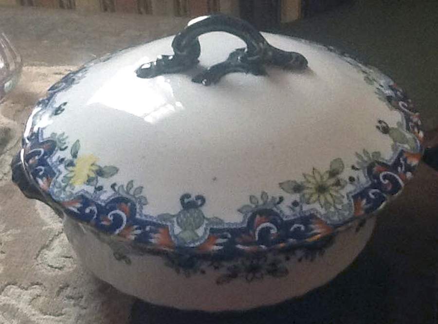 C2966 Round Covered Vegetable by Bishop & Stonier-1