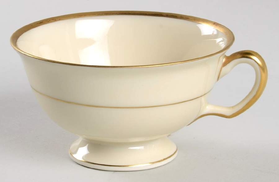 C6052 Footed Cup by Black Knight-1