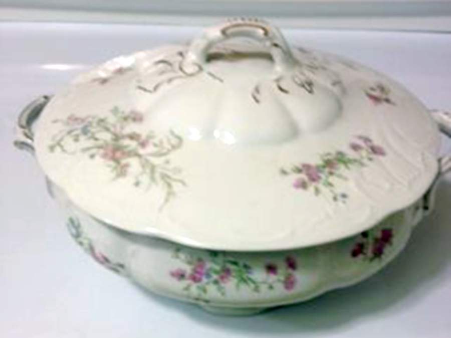 BOO71 Round Covered Vegetable by Booths-1