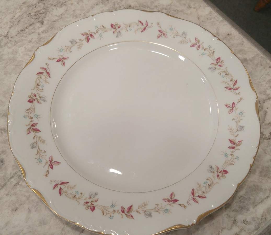 Westbury Dinner Plate by Breton-1
