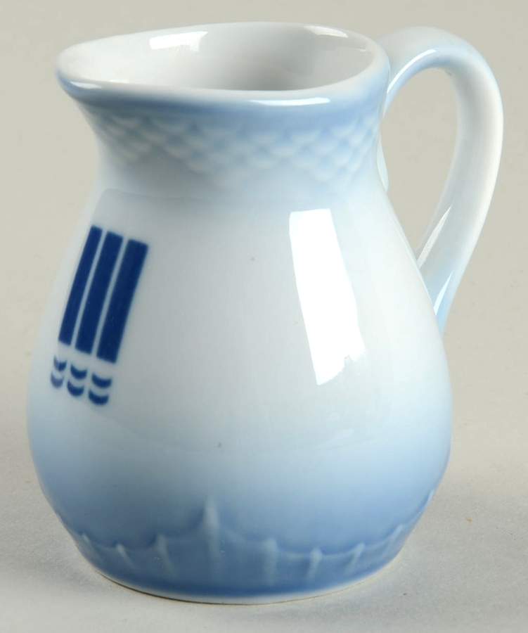 BIG107 Mini Creamer by Bing & Grondahl-1