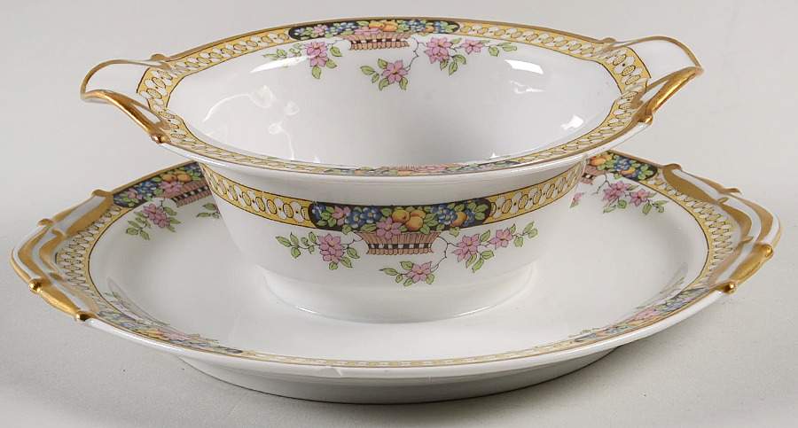 Winton (Design on Edge) Gravy Boat with Attached Underplate by Bernardaud-1