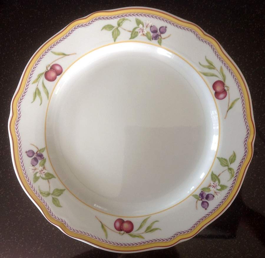 Myrtille Dinner Plate by Bruno Evrard-1
