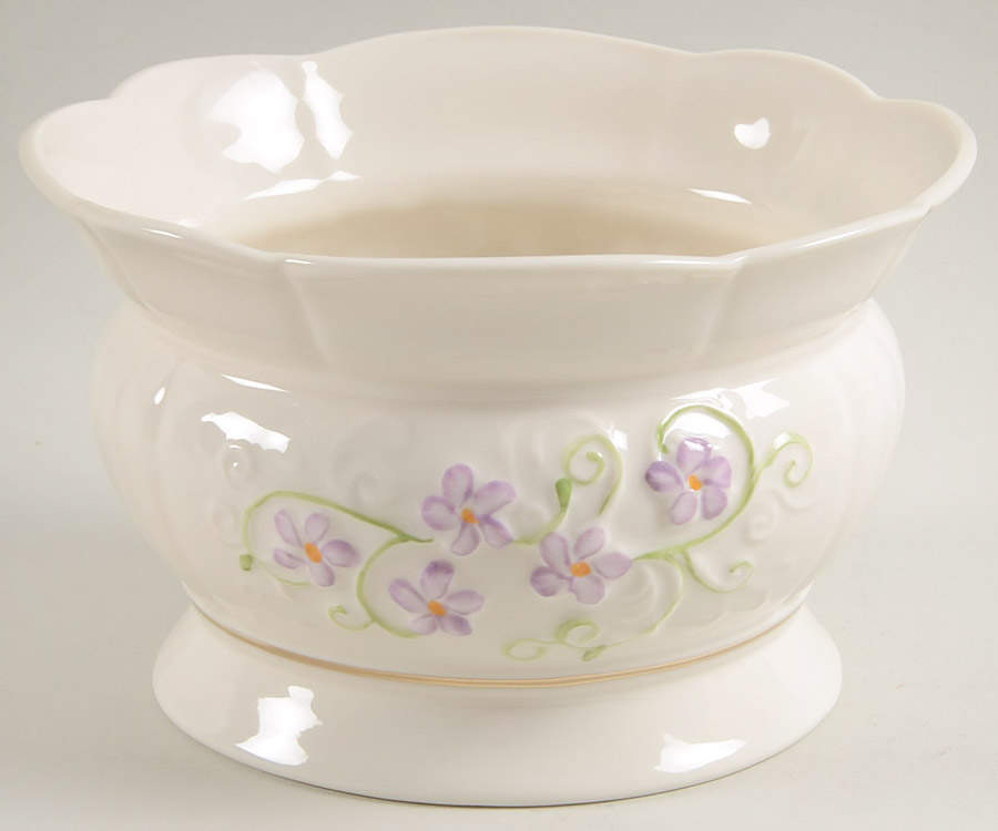 Irish Flax 6" Scalloped Bowl by Belleek Pottery (Ireland)-1