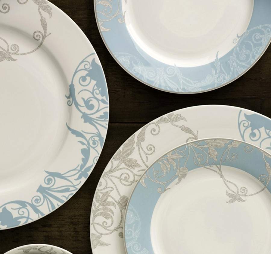 Novello Dinner Plate by Belleek Pottery (Ireland)-1