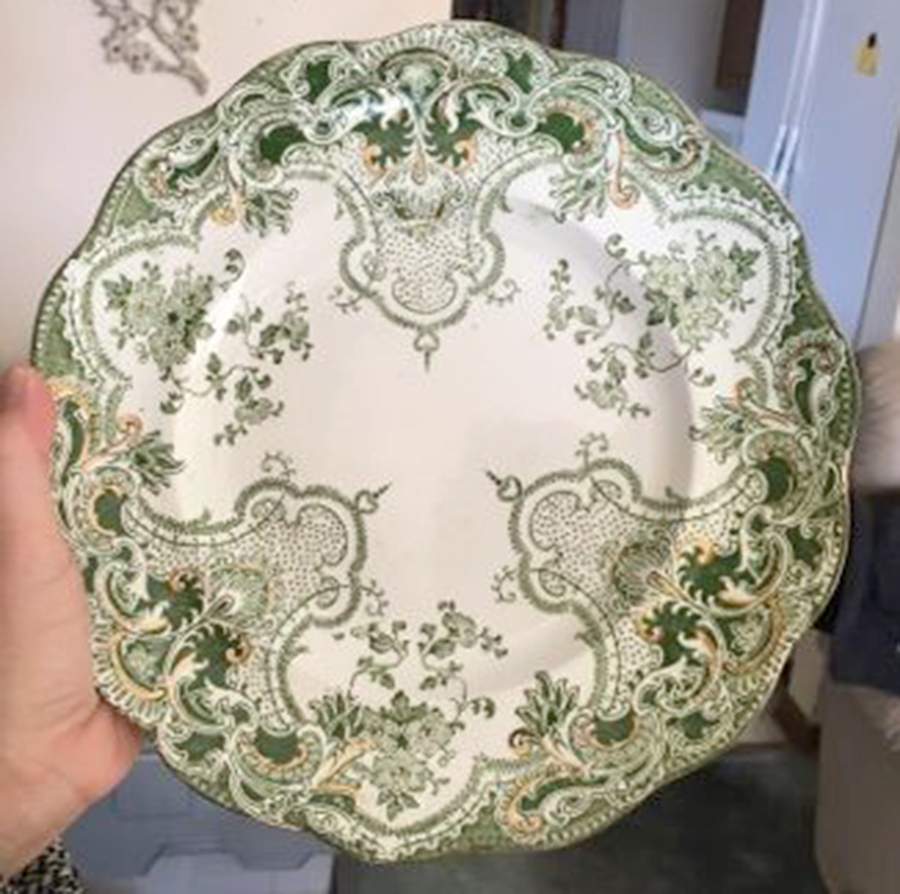 Cornwall Green Dinner Plate by Bishop & Stonier-1