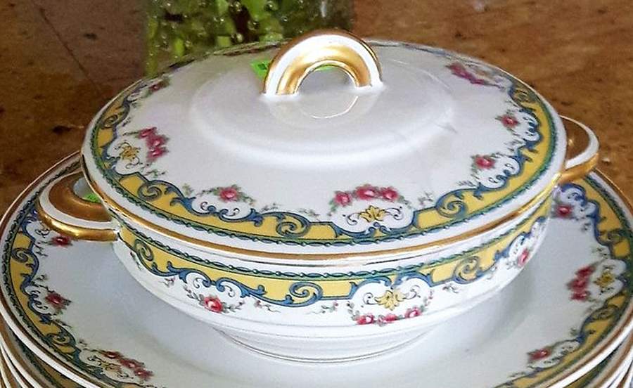 BER706 Sugar Bowl & Lid by Bernardaud-1