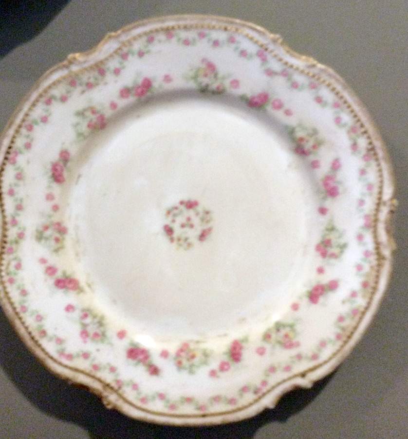 BOG166 Dinner Plate by George Borgfeldt-1