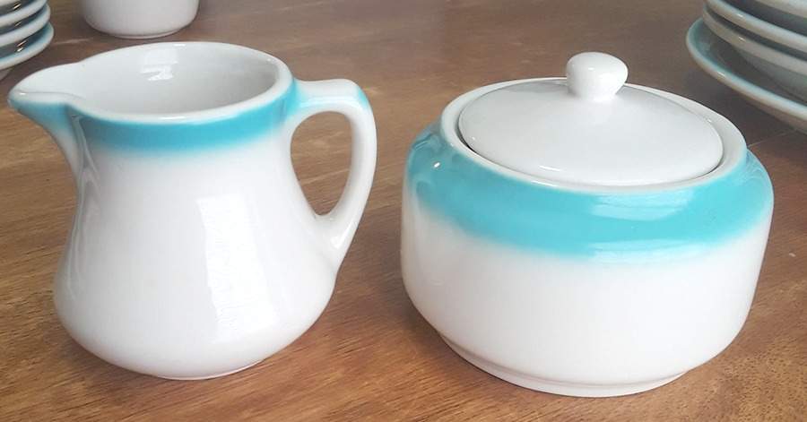 BUF188 Creamer by Buffalo Pottery-1