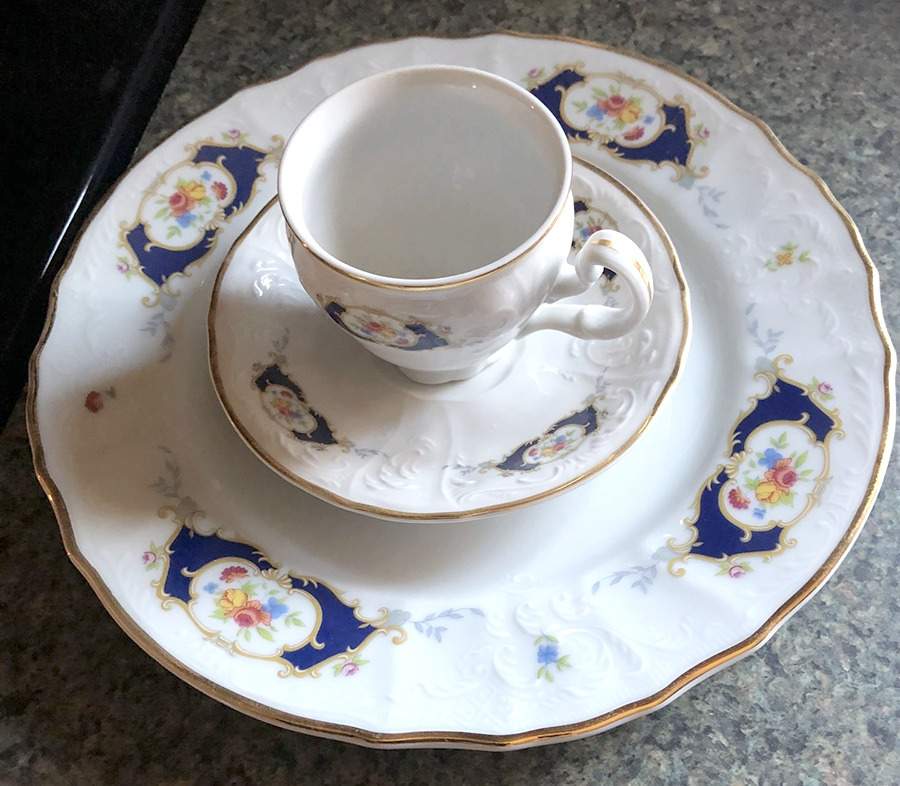 THU578 Footed Cup & Saucer Set by Thun-1