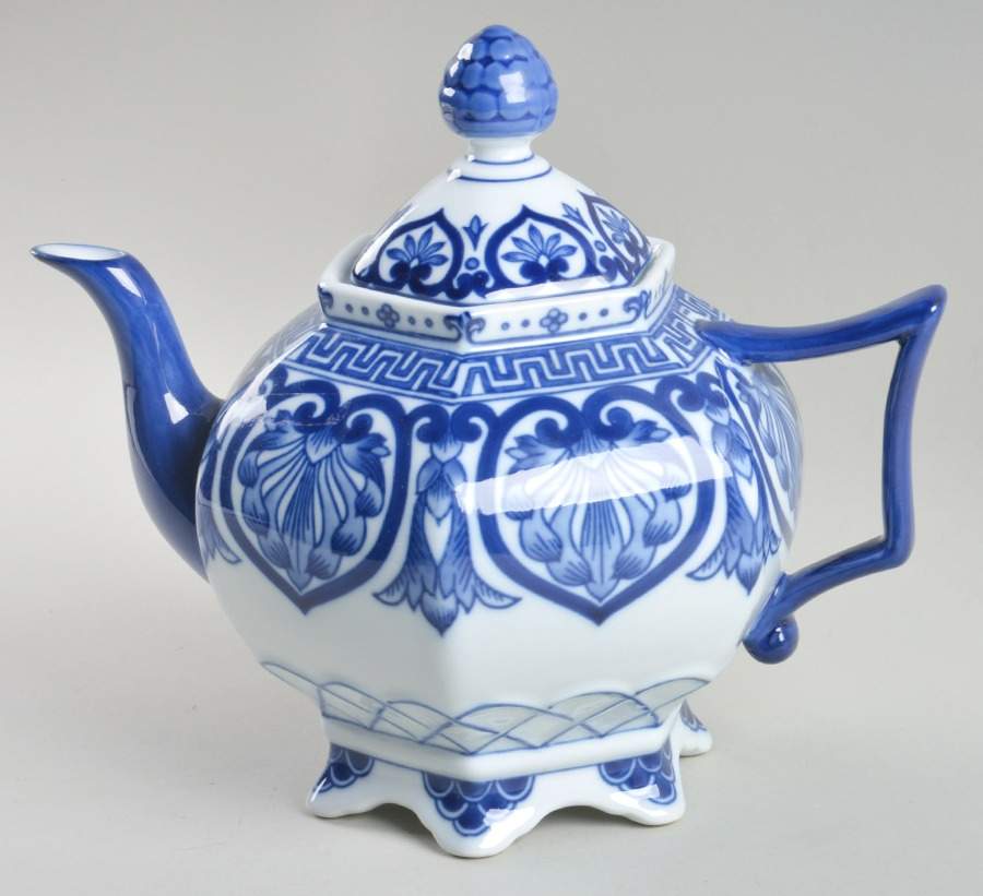 Adelaide Teapot & Lid by Bombay-1