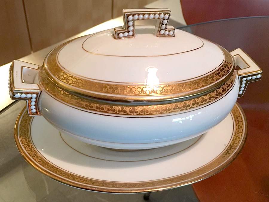 H2904 Sauce Boat & Lid with Underplate by Brown, Westhead & Moore-1