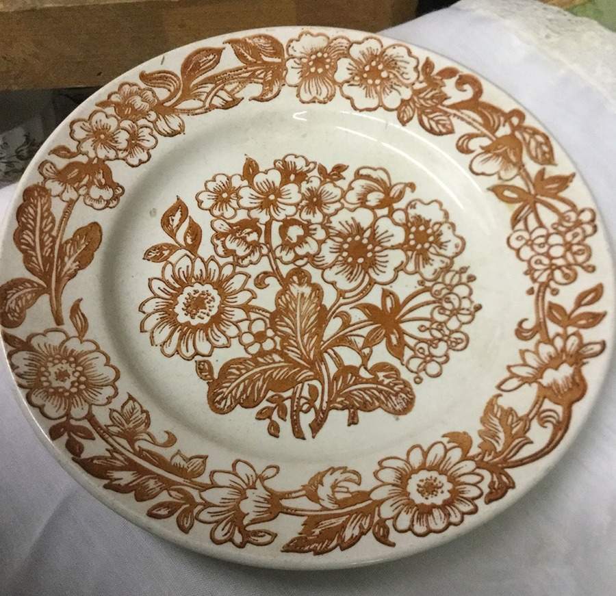 Richmond Dinner Plate by Broadhurst-1