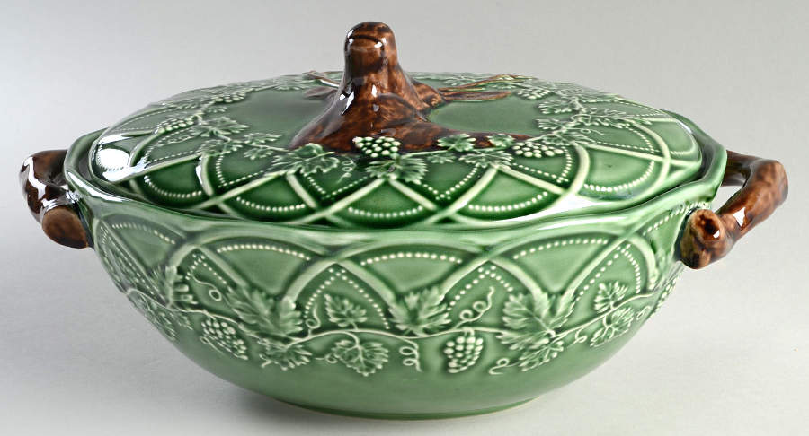 Woods Hunting Tureen &  Lid by Bordallo Pinheiro-1