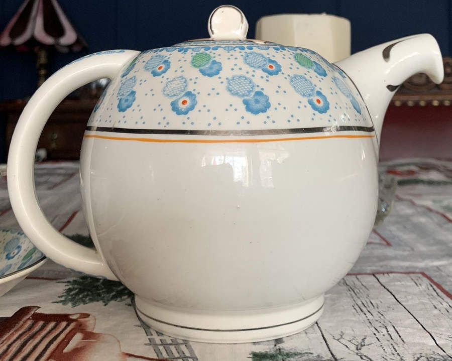 London Teapot & Lid by Barratts-1