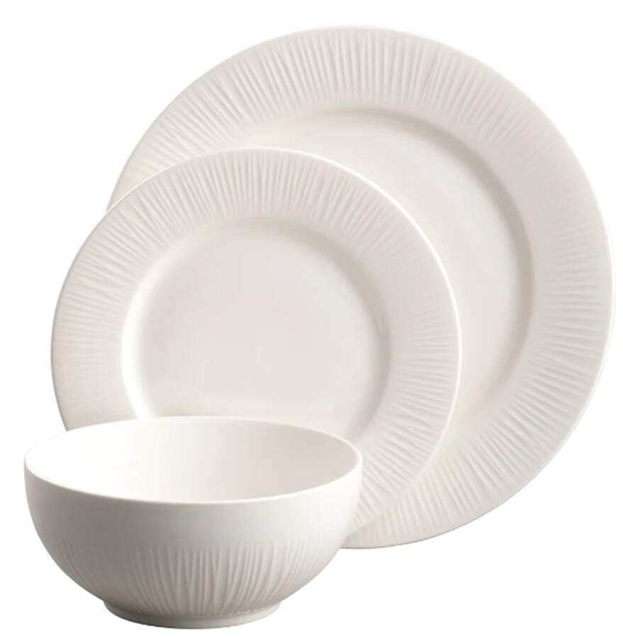 Erne Dinner Plate by Belleek Pottery (Ireland)-1