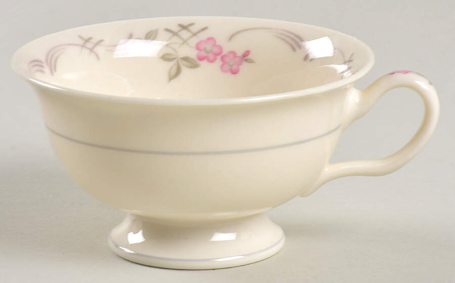 Belrose Footed Cup by Castleton (USA)-1