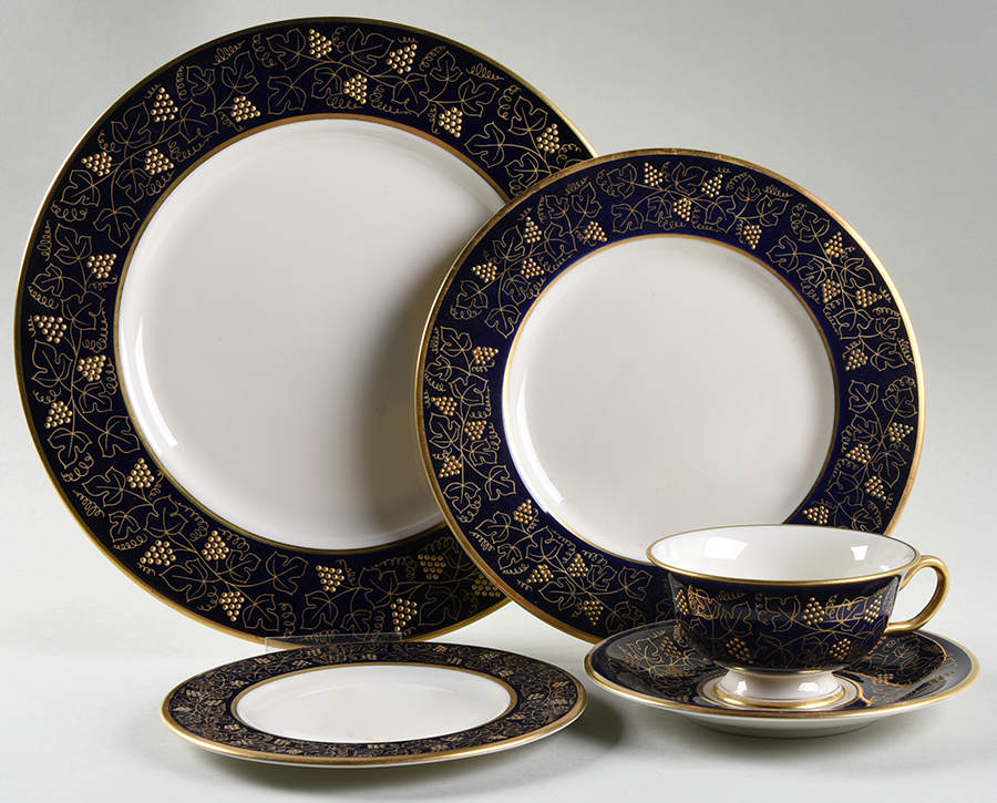 Caveaux 5 Piece Place Setting by Castleton (USA)-1