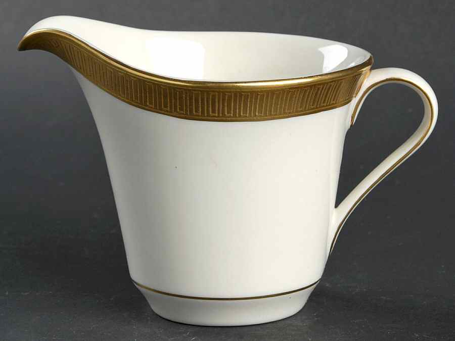 Crescendo Creamer by Castleton (USA)-1