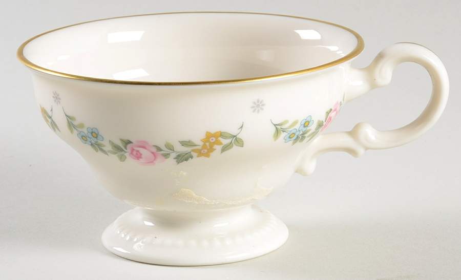 Crown Wreath Footed Cup by Castleton (USA)-1