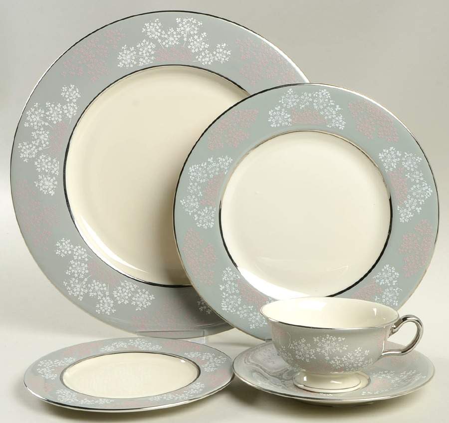 Lace 5 Piece Place Setting by Castleton (USA)-1