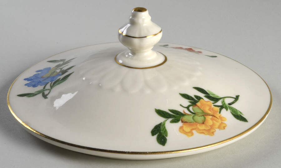 Ma Lin Lid for Round Vegetable by Castleton (USA)-1