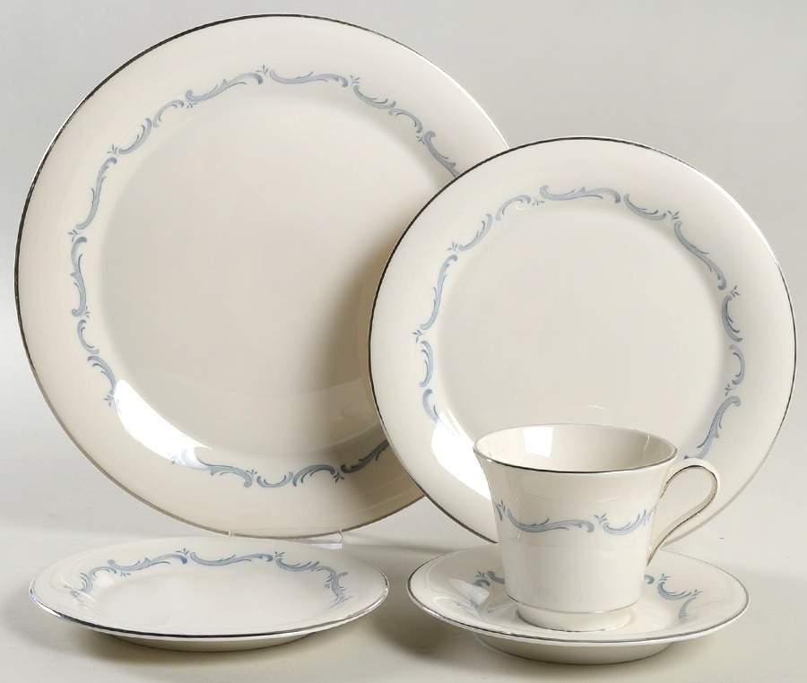 Musicalle 5 Piece Place Setting by Castleton (USA)-1