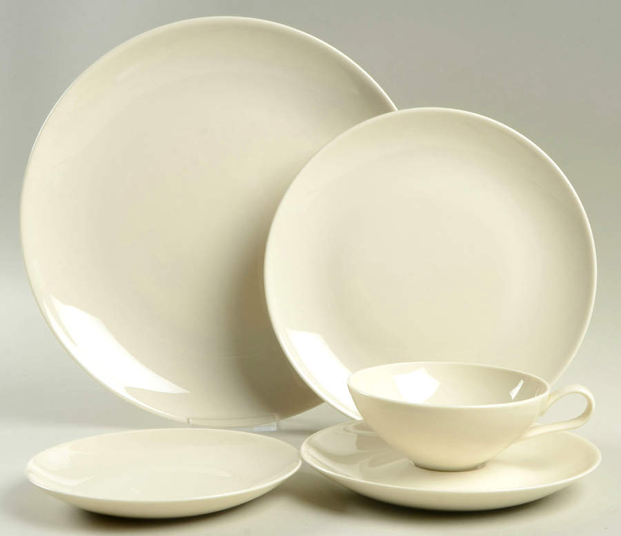 Museum White 5 Piece Place Setting by Castleton (USA)-1