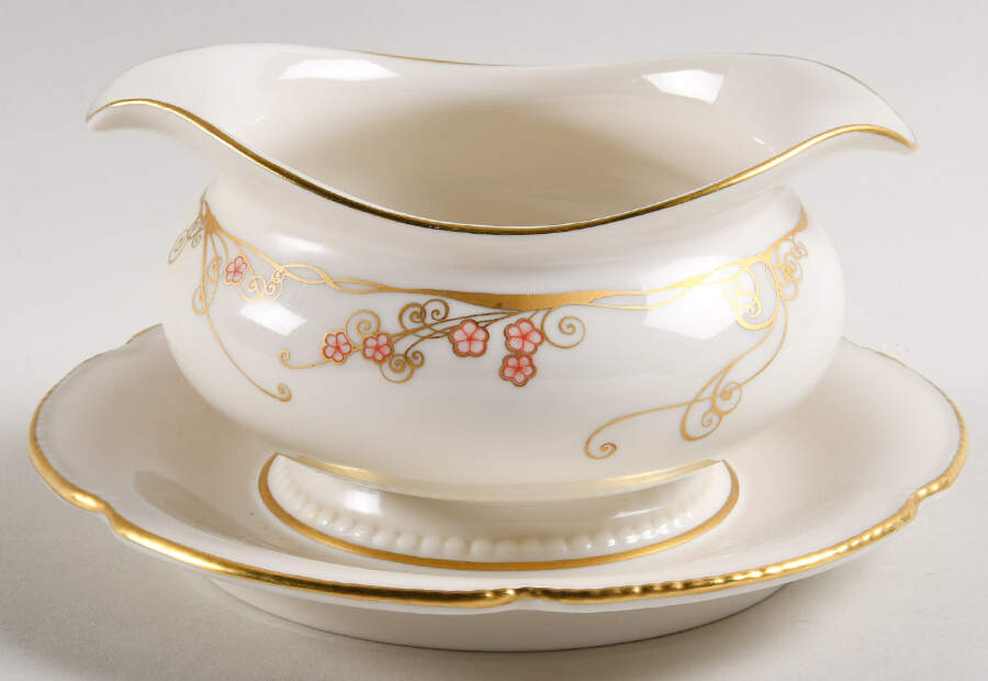 Nouvelle Gravy Boat with Attached Underplate by Castleton (USA)-1