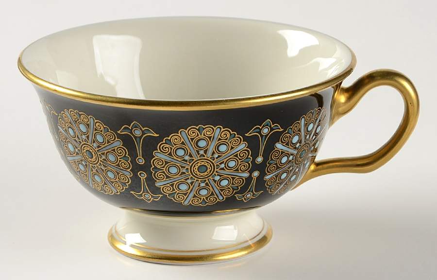 Royal Medallion Footed Cup by Castleton (USA)-1