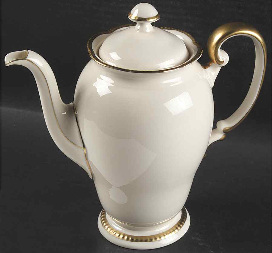Sovereign Coffee Pot & Lid by Castleton (USA)-1