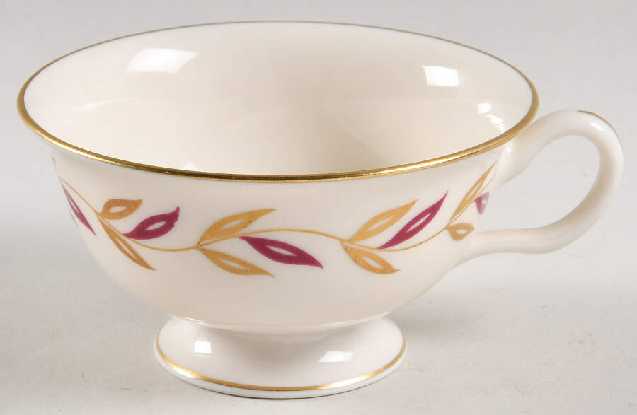 Victoria Footed Cup by Castleton (USA)-1