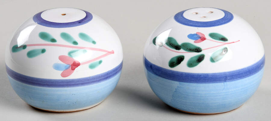Blue Garland Salt & Pepper Set by Caleca-1
