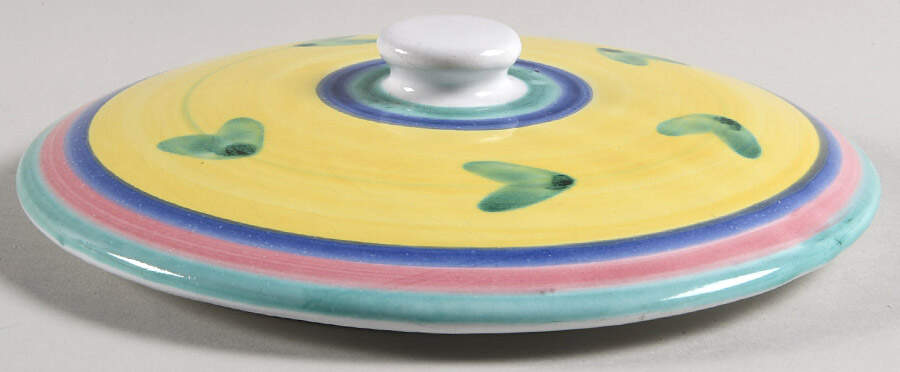 Carousel Lid for 2.5 Qt Round Casserole by Caleca-1