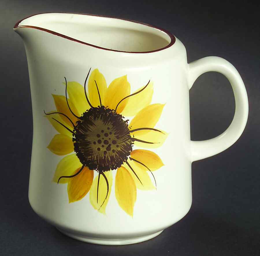 Mexacal (Coupe) Creamer by Casual Ceram-1