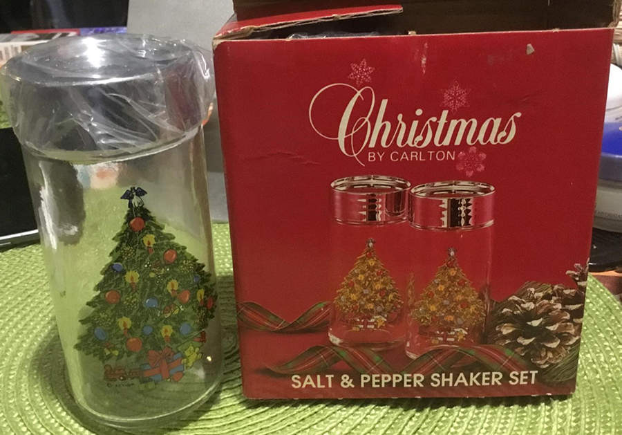 Christmas Glassware Salt/Pepper Shaker No Lid by Carlton (Japan)-1
