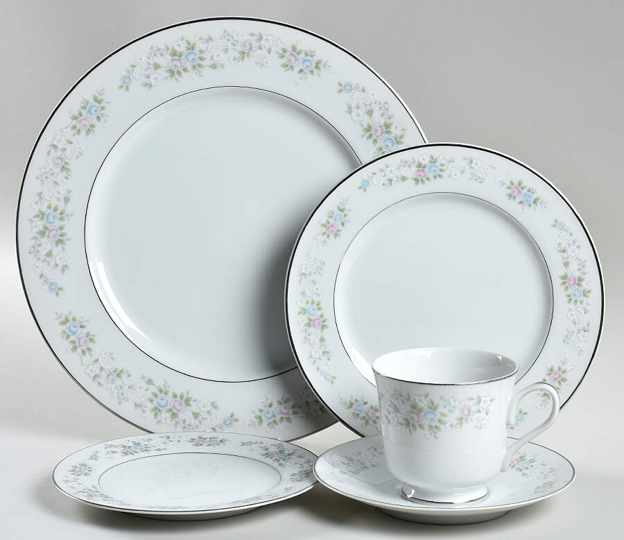 Corsage 40  Piece Estate Set by Carlton (Japan)-1