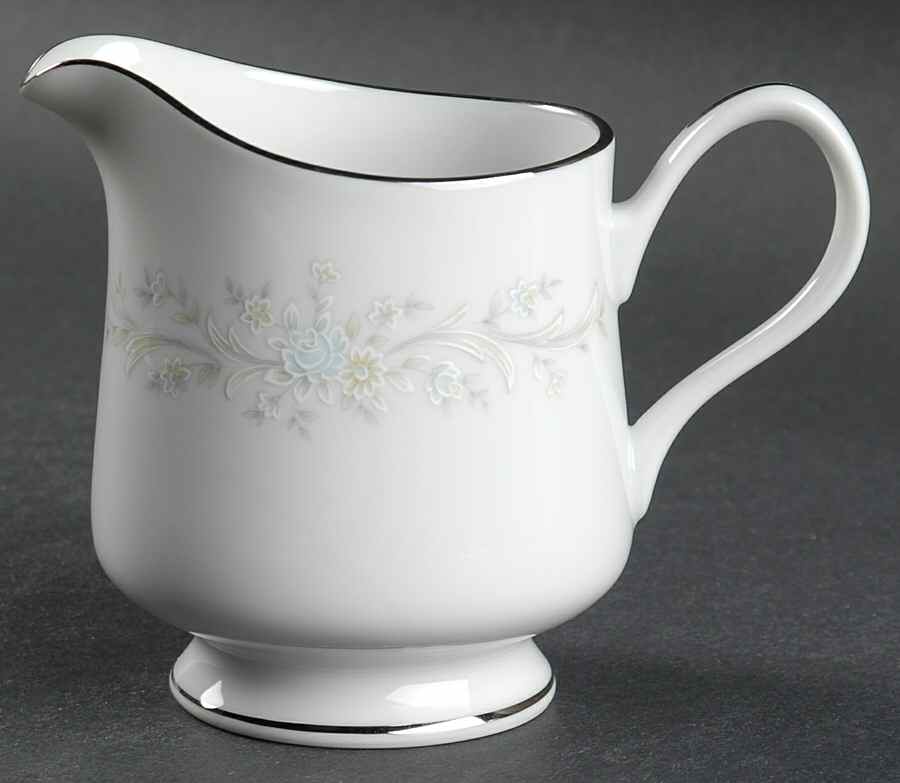 Remembrance Creamer by Carlton (Japan)-1