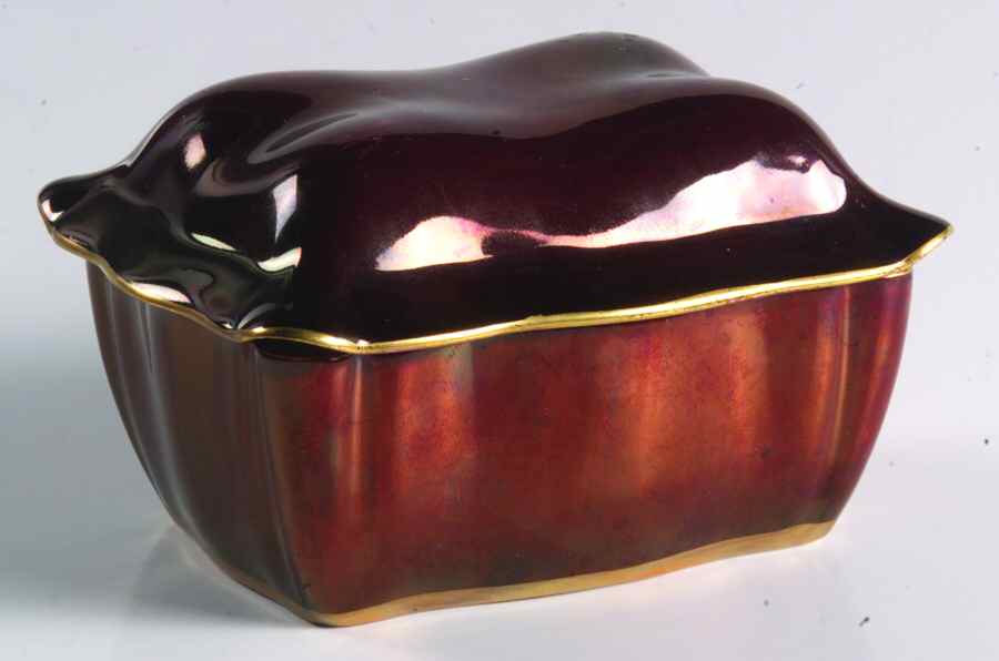 Rouge Royale Cigarette Box with Ashtray Lid by Carlton Ware (England)-1